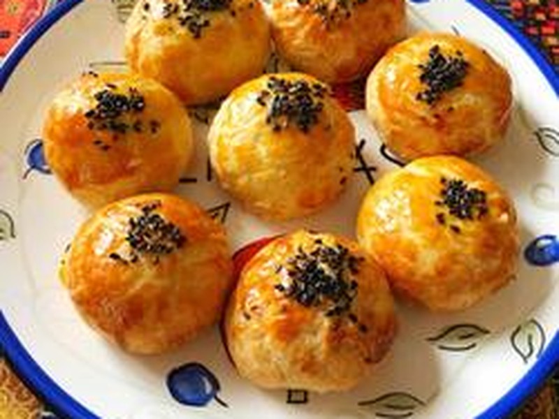 肉松蛋黄酥