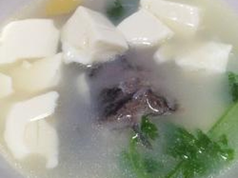 鲫鱼豆腐汤