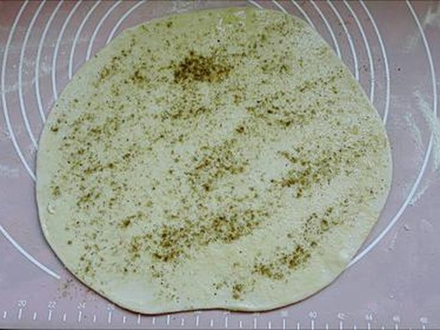 【自制椒盐手抓饼】步骤3