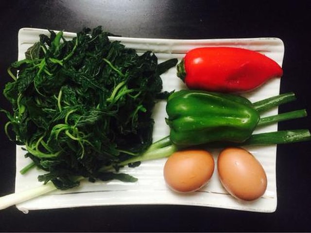 【野笕菜鸡蛋饼】步骤1