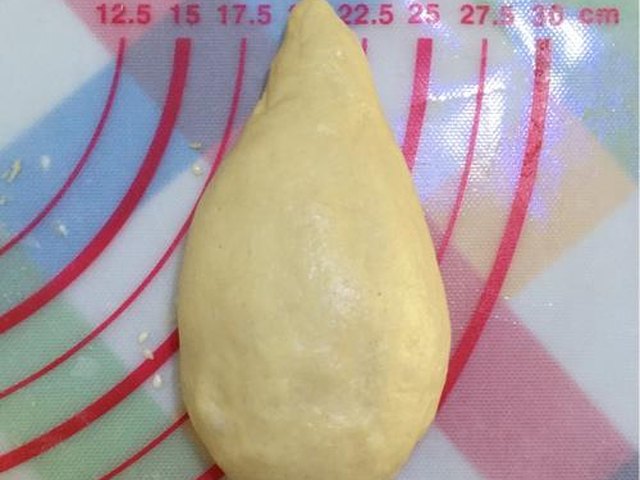 【全麦牛角豆沙餐包】步骤3