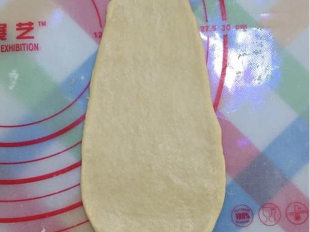 【全麦牛角豆沙餐包】步骤4