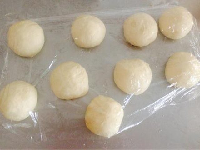 【鲜奶豆沙包】步骤3