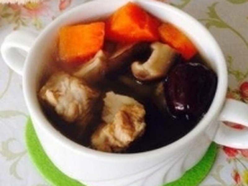 香菇胡萝卜排骨汤