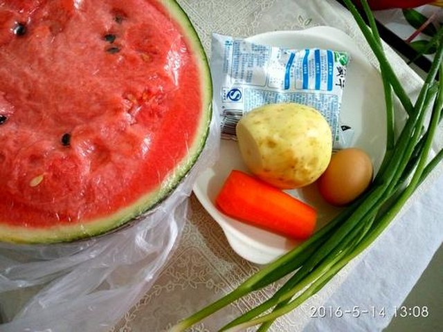 【鸡蛋牛奶蔬菜饼】步骤1