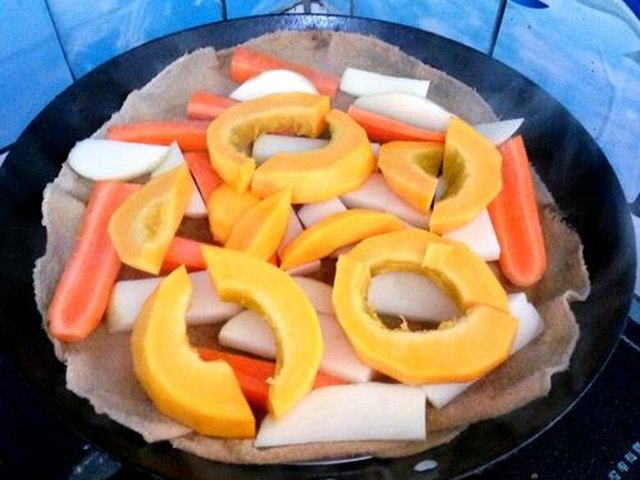 【鸡蛋牛奶蔬菜饼】步骤3