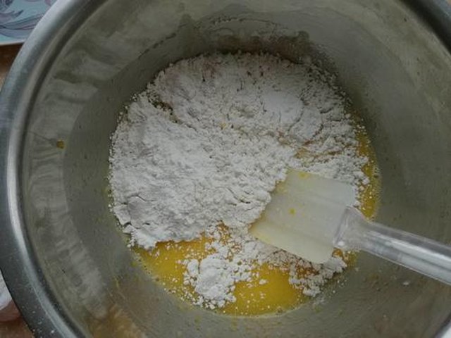 【草莓酱蛋糕卷】步骤3