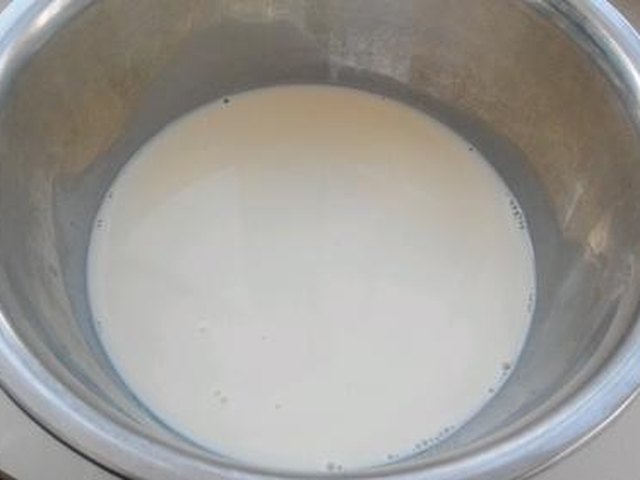 【黄桃果肉夹心蛋挞】步骤3