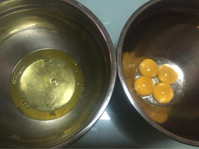 【抹茶奶油蛋糕卷】步骤3