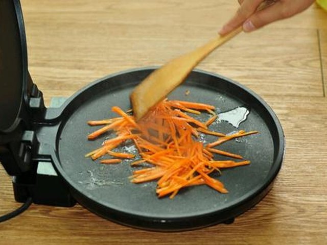 【胡萝卜鸡蛋饼】步骤4
