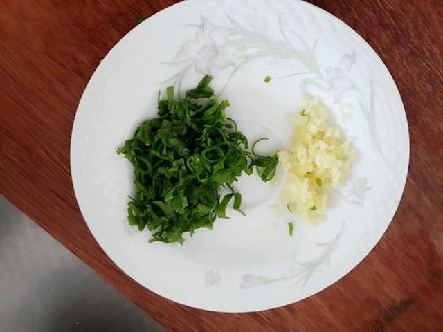 【开口烧麦～胡萝卜木耳鲜肉馅】步骤3