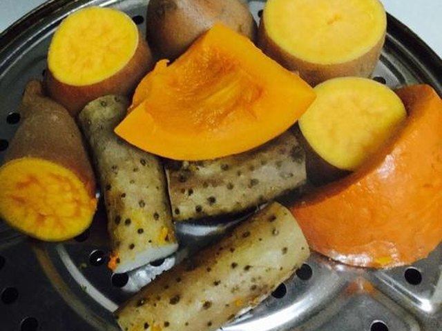 【自制芋圆红豆薏米汤】步骤1
