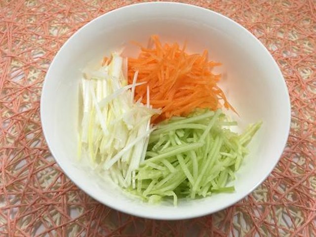 【什锦鸡蛋饼】步骤2
