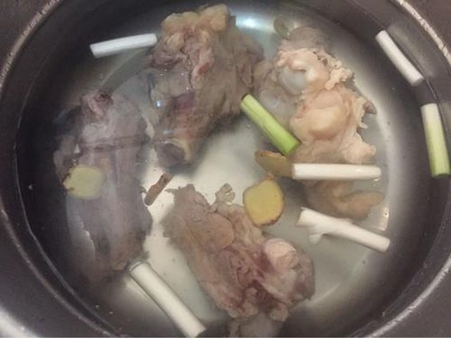 【清炖大骨汤】步骤4