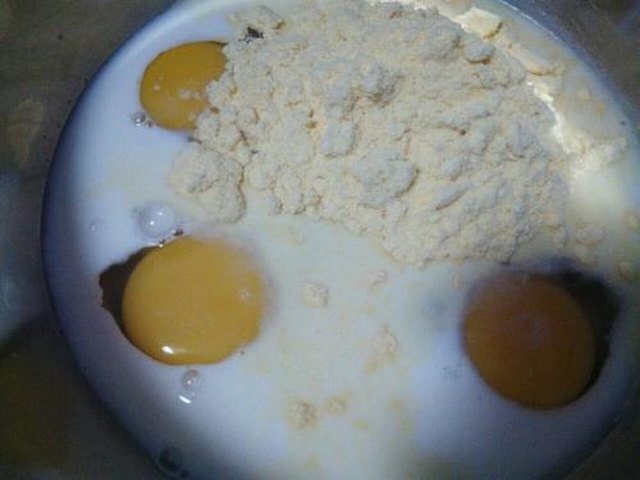 【牛奶鸡蛋玉米面饼】步骤1