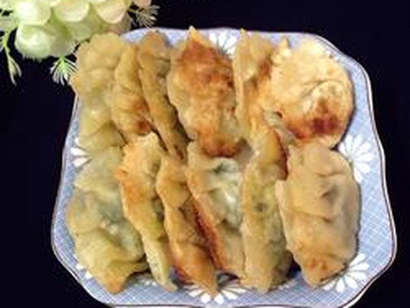 生煎韭菜饺子