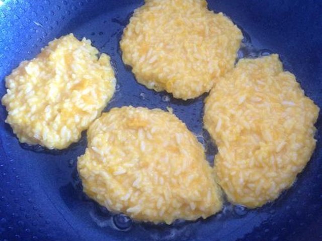 【米饭鸡蛋饼】步骤2