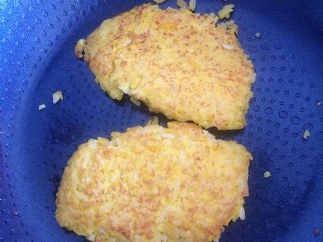 【米饭鸡蛋饼】步骤3