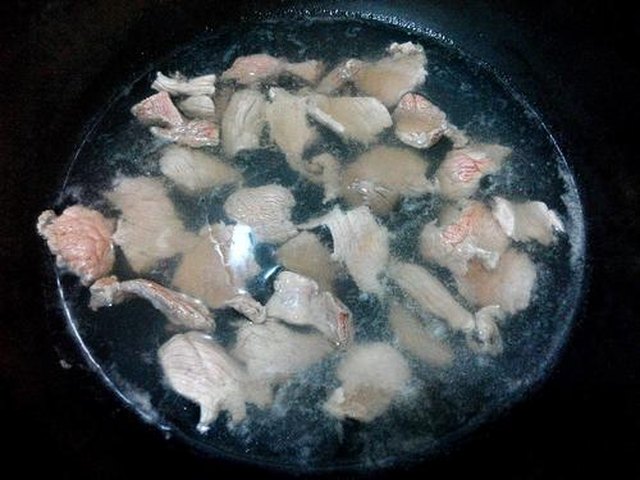 【花旗参鹿茸炖瘦肉汤】步骤3