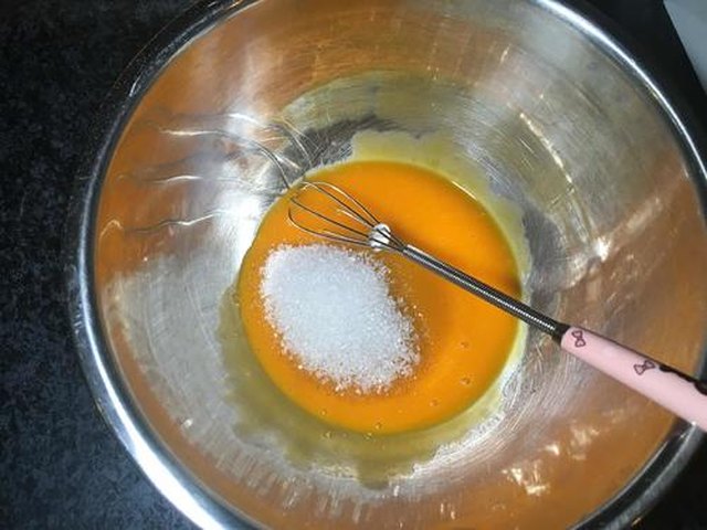 【抹茶红豆慕斯】步骤3