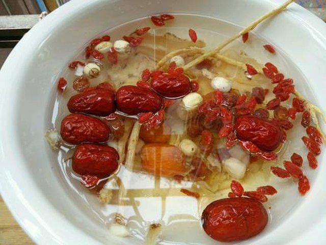 【乌鸡大补汤】步骤2