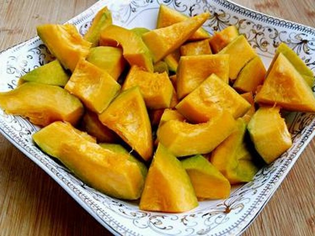 【南瓜糯米芝麻饼】步骤1