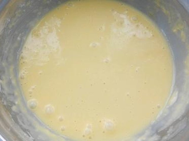【豆沙鸡蛋卷】步骤3