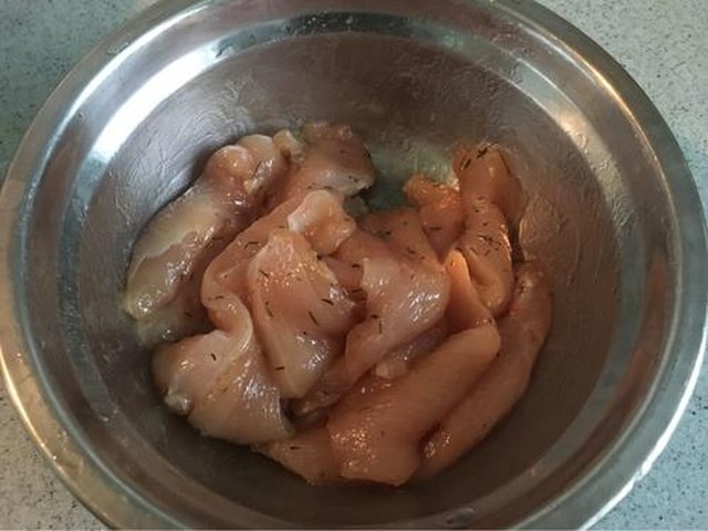 【墨西哥芝士鸡肉卷】步骤2