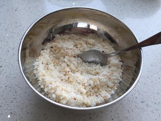 【芝麻白糖小圆饼】步骤3
