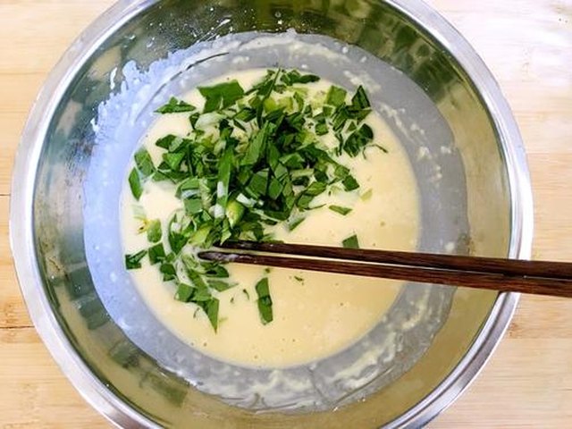 【油菜鸡蛋饼】步骤3