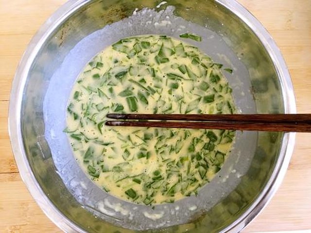 【油菜鸡蛋饼】步骤4