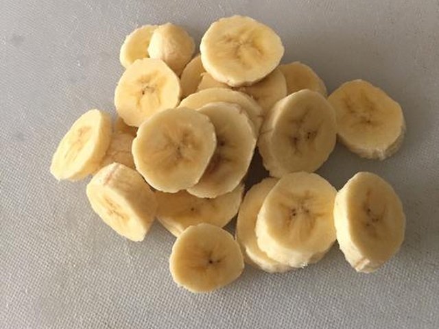 【香蕉牛奶松饼】步骤2