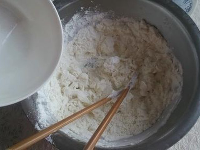 【拔丝空心琉璃丸子】步骤2