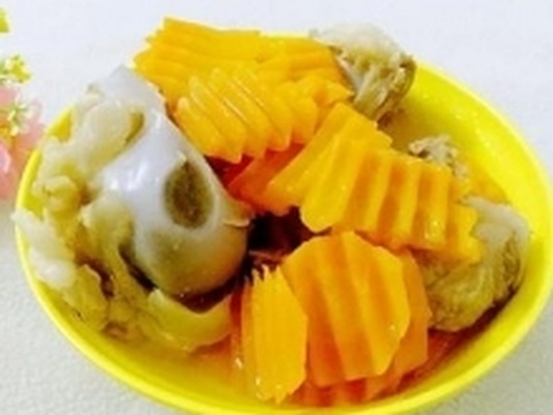 胡萝卜大骨头汤