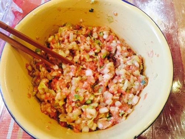 【白菜猪肉春卷】步骤3