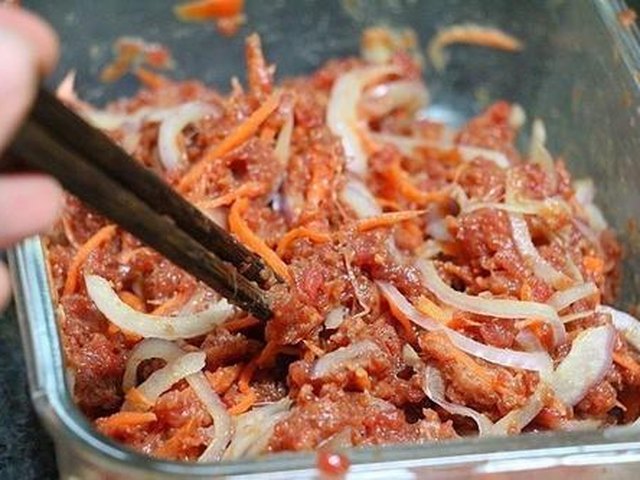 【牛肉洋葱胡萝卜馅饼】步骤3