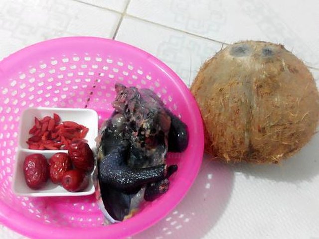 【电饭煲乌鸡煲汤】步骤1