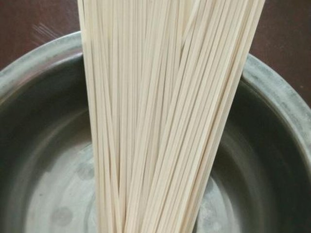 【酸辣拌面】步骤1