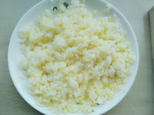 【咸蛋炒饭】步骤2