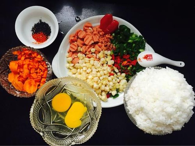 【孜然蛋炒饭】步骤1