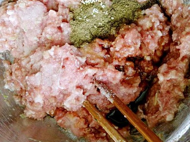 【白菜芹菜猪肉饺子】步骤3