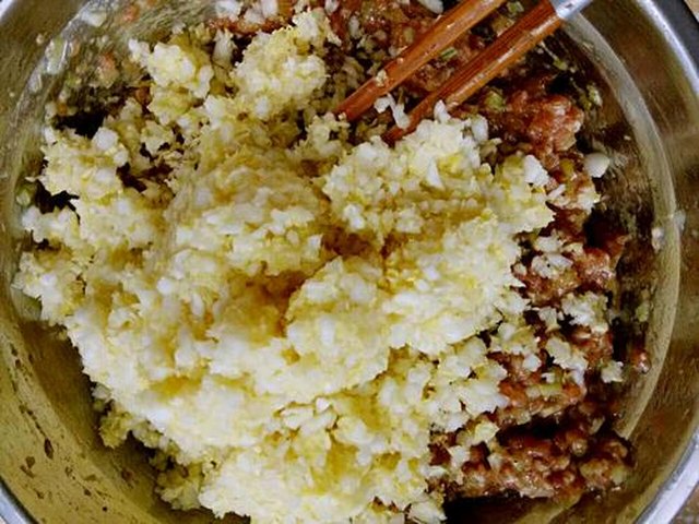 【白菜芹菜猪肉饺子】步骤4