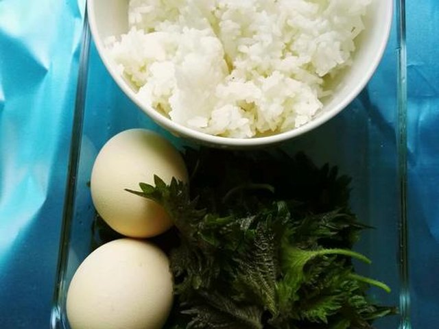 【紫苏鸡蛋炒米饭】步骤1