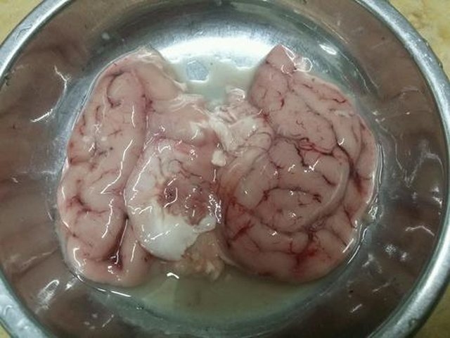 【天麻猪脑汤】步骤1