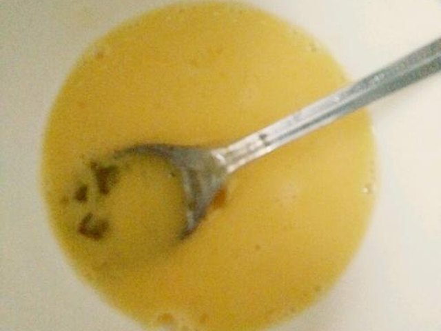 【香菇鸡蛋胡萝卜炒饭】步骤2