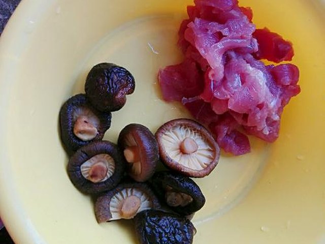 【冬菇瘦肉冬瓜汤】步骤2