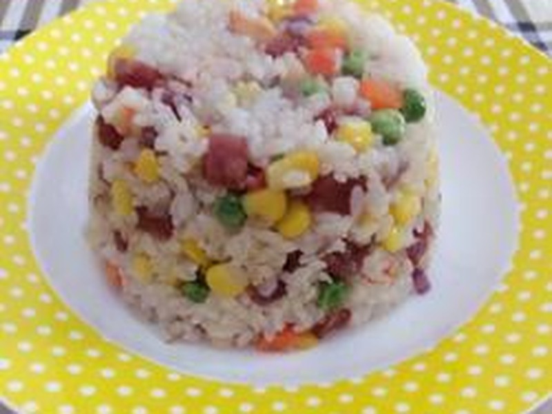 腊肠虾仁什锦炒饭