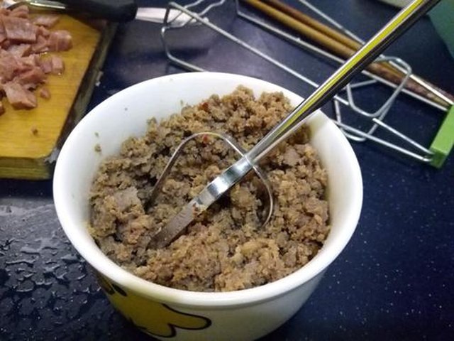 【腊肠肉酱面】步骤4