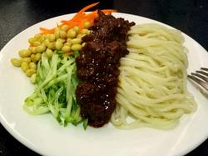 腊肠肉酱面