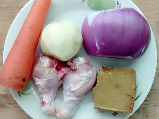 【咖喱鸡肉盖浇饭】步骤1